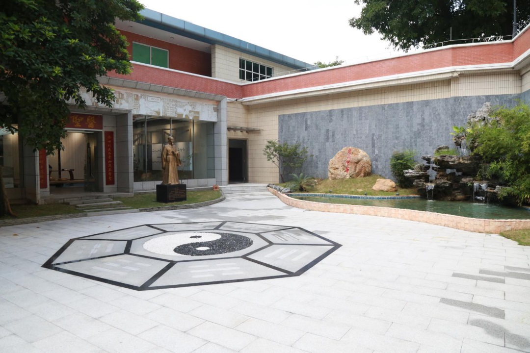 白云山皇冠现金医圣堂科普基地获评第十三批广州市科学手艺普及基地