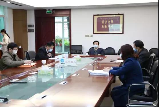 广药集团党委书记、董事长李楚源到白云山皇冠现金公司调研防控事情并一定皇冠现金公司元旦以来的各项事情